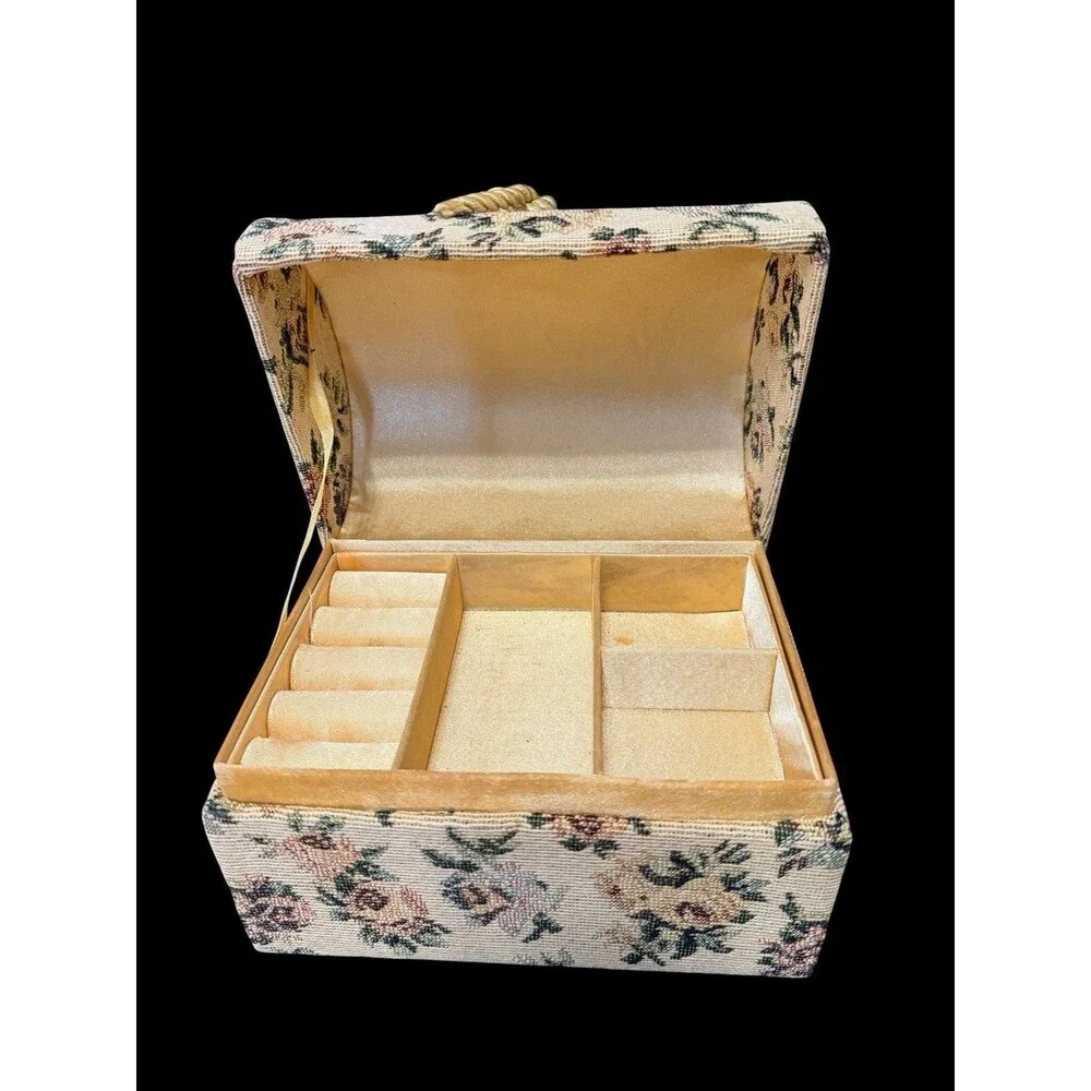 Vtg Floral Tapestry Fabric Jewelry Trinket Box With Ring Insert & Lid Tassel